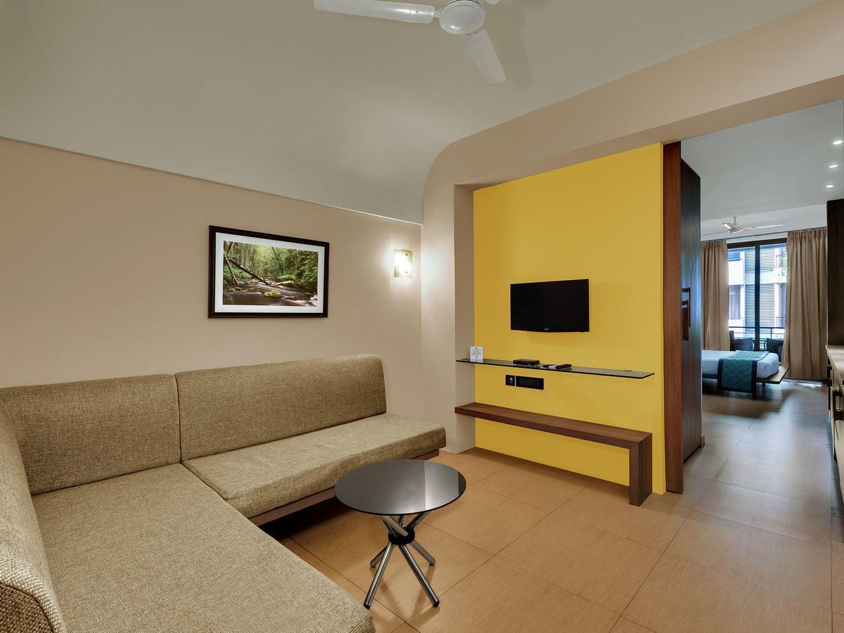 Resort Ibiza The Fern & Spa, Kolkata
